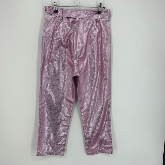 Pretty little thing Pink Tie Waist Cracked Vinyl Crop Trousers - Picture 3 of 10